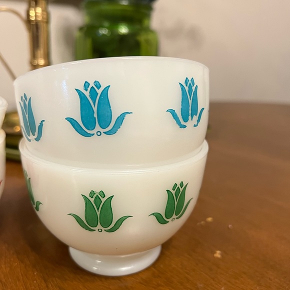 Fireking Tulip Cottage Cheese Bowls (set of 4) - Picture 4 of 6